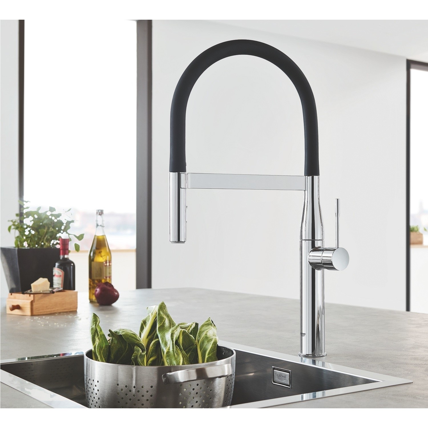 Grohe Kitchen GRADE A1 - Grohe Essence Chrome Single Lever Pull Out Kitchen Mixer Tap ...