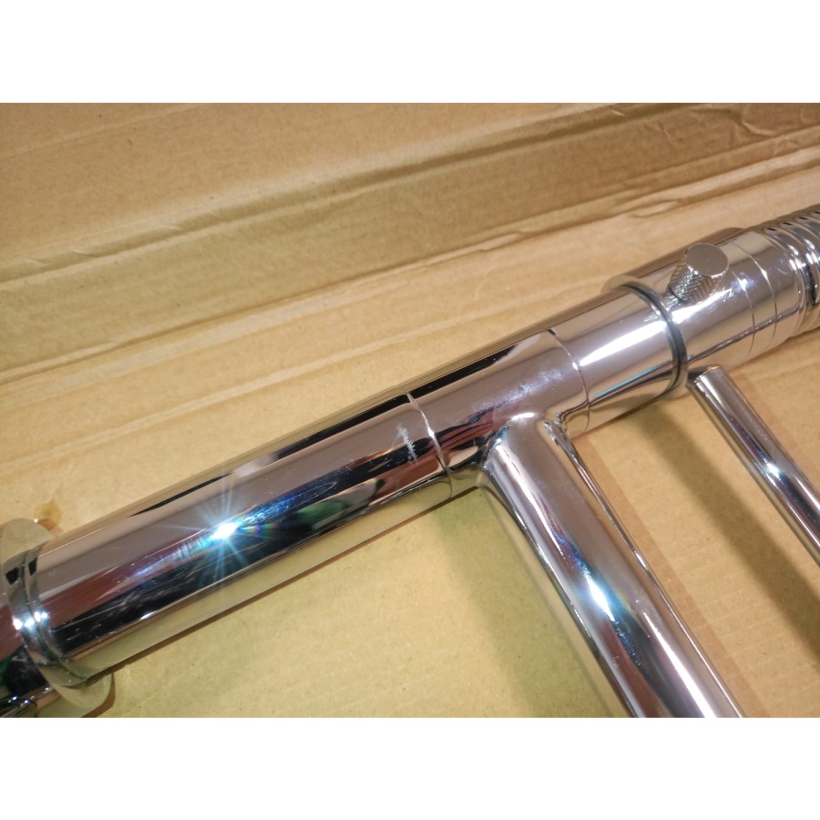 GRADE A2 - Reginox Chrome & Black Kitchen Pull Out Spray Tap