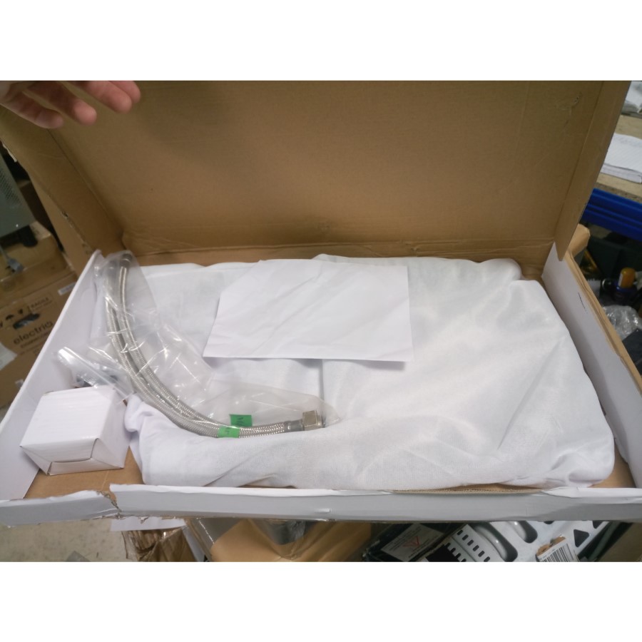 GRADE A2 - Reginox Chrome & Black Kitchen Pull Out Spray Tap