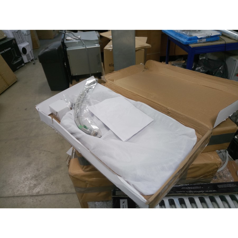 GRADE A2 - Reginox Chrome & Black Kitchen Pull Out Spray Tap