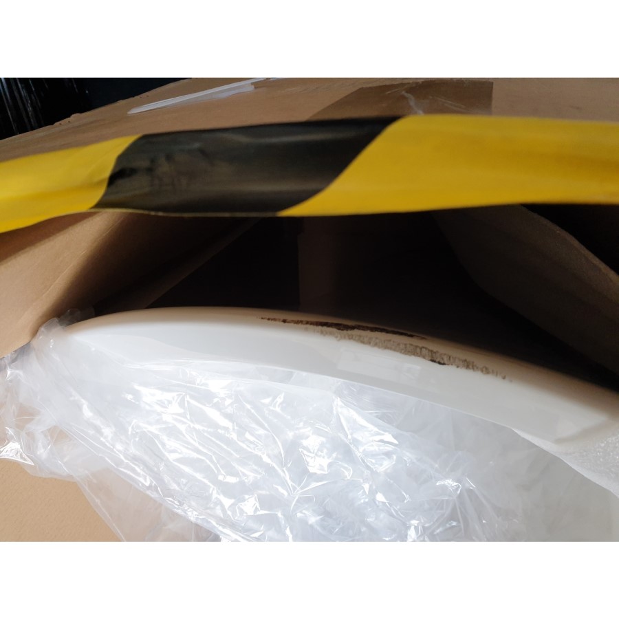 GRADE A2 - Newport Freestanding Bath Single Ended Slipper - 1530 x 715mm