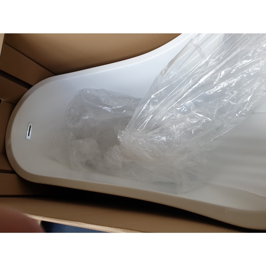 GRADE A2 - Newport Freestanding Bath Single Ended Slipper - 1530 x 715mm