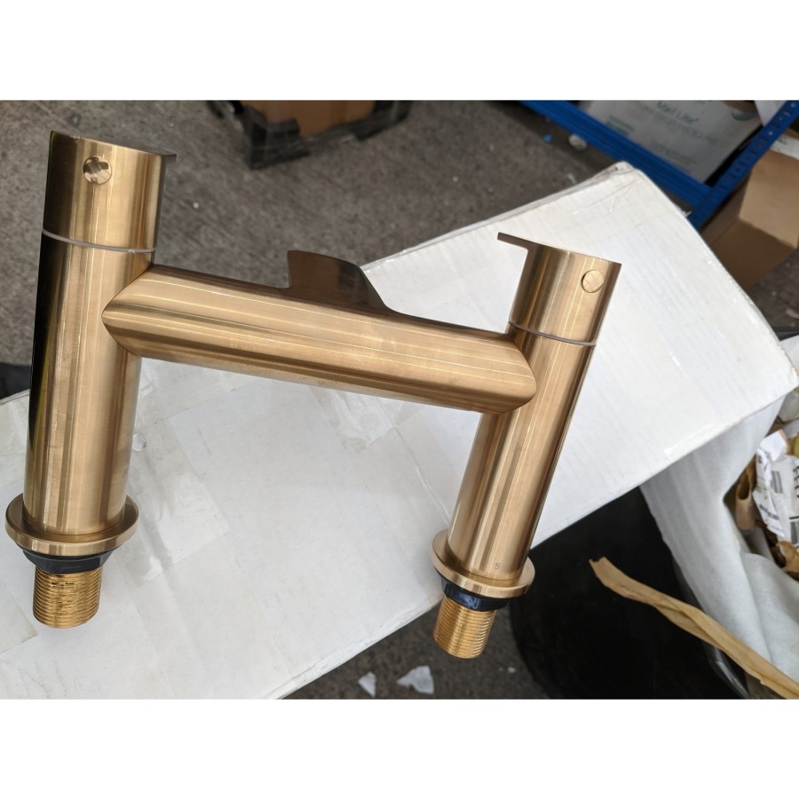 GRADE A2 - Brass Bath Mixer Tap - Albury