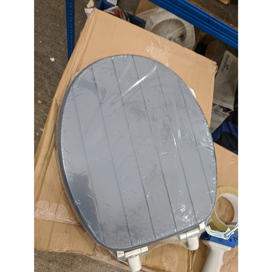 GRADE A2 - Baxenden Soft Close Wood Toilet Seat - Matt Blue