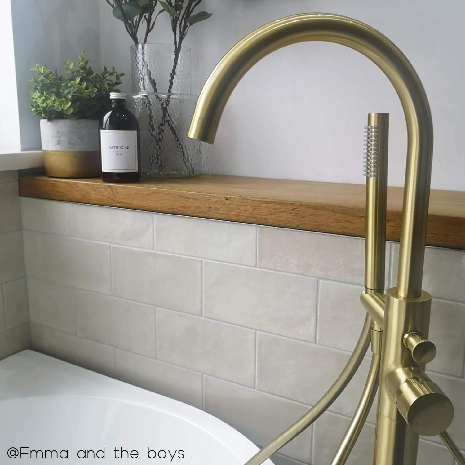NesHome Traditional Bathroom Basin Mixer Tap – Cross Handle Chrome Brass – Deck Mounted