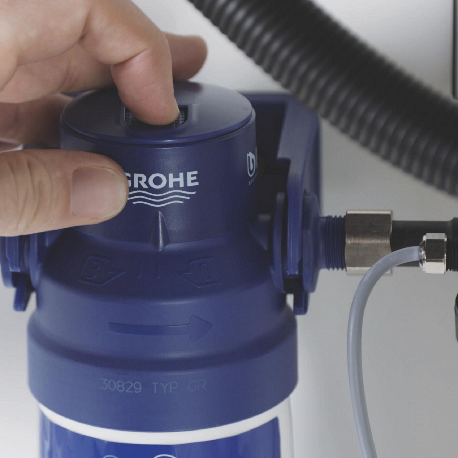 15 Copression By 3/8" BSP Ale Iron Thread European Flexible Tap Adapters (Pair