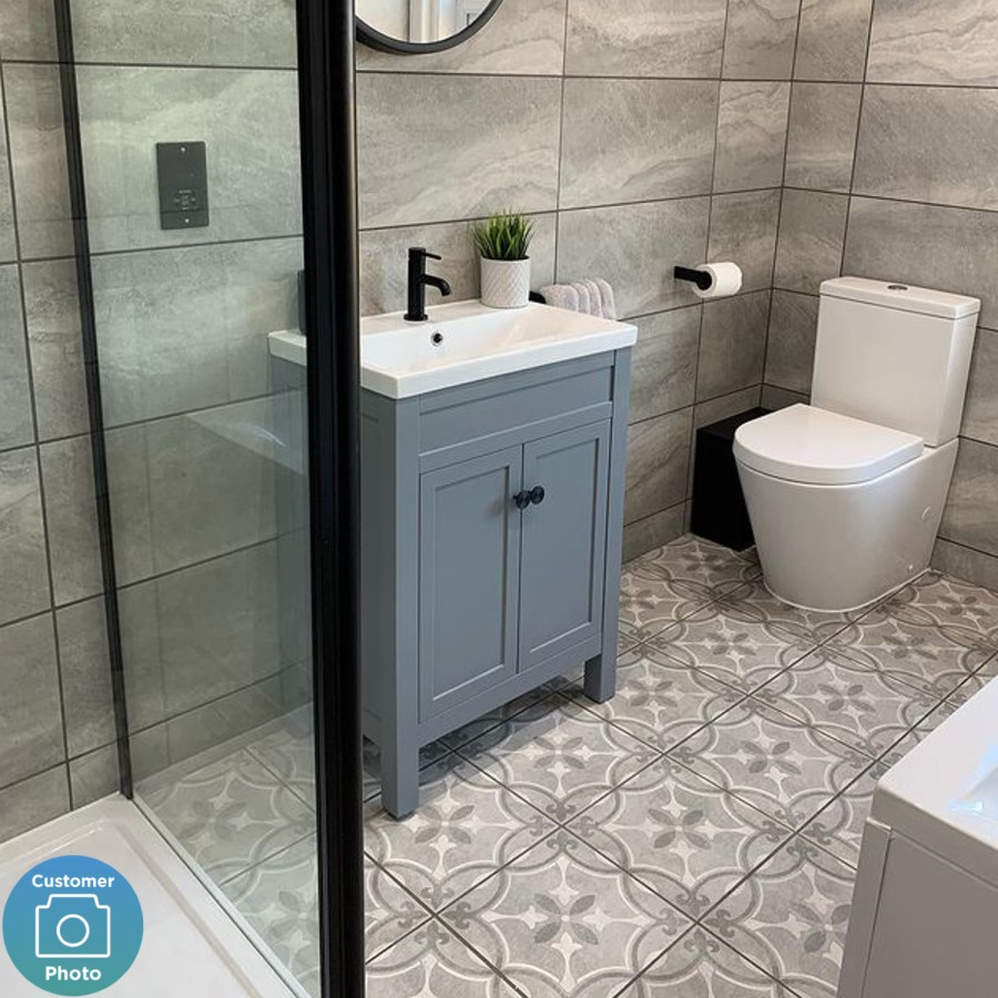 Grade A2 - 600mm Grey Freestanding Vanity Unit with Sink - Avebury