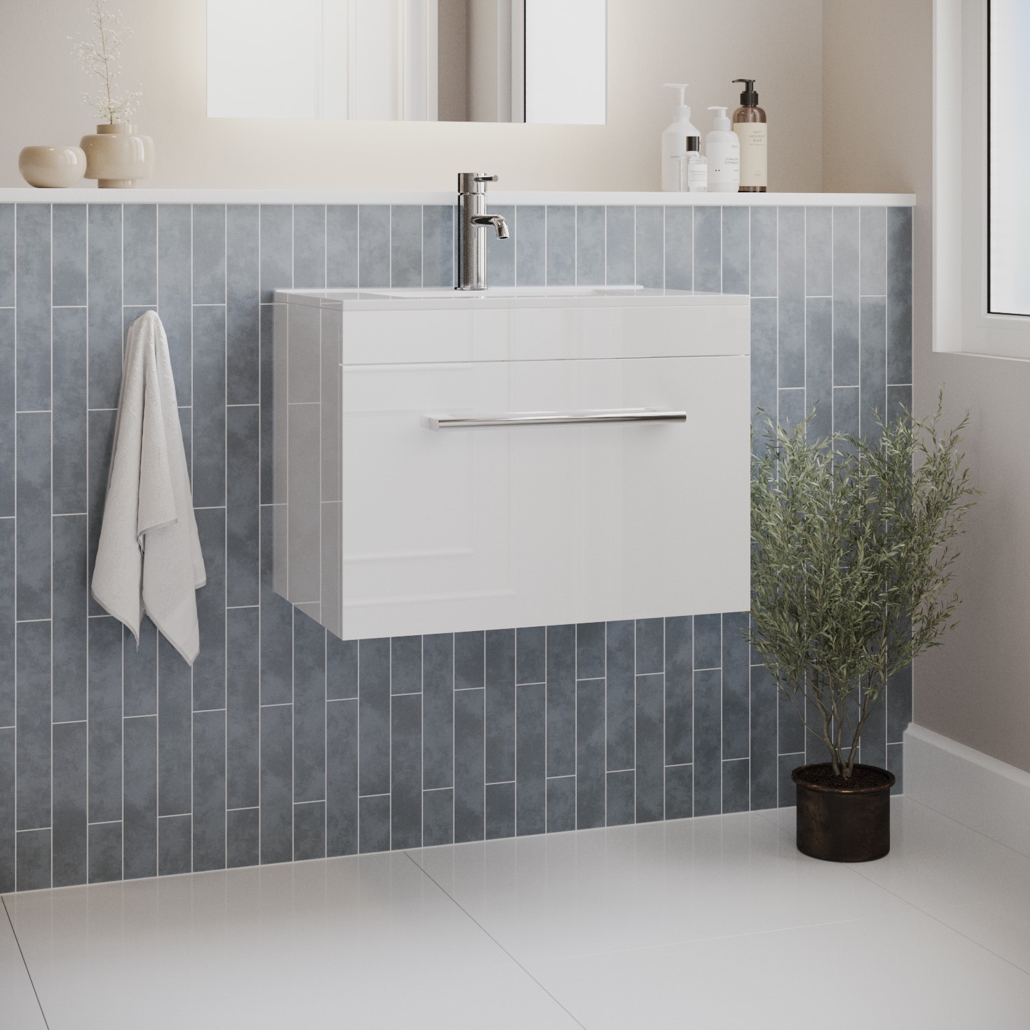 Ashford White 600Mm Wall Hung Vanity Unit With Basin And Chrome Handle