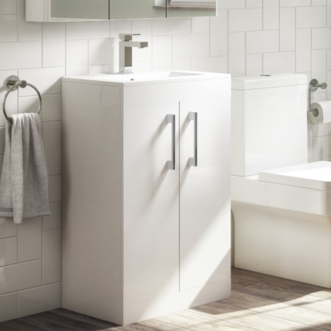 Grade A1 - 600mm White Freestanding Vanity Unit with Basin and Chrome Handles - Ashford