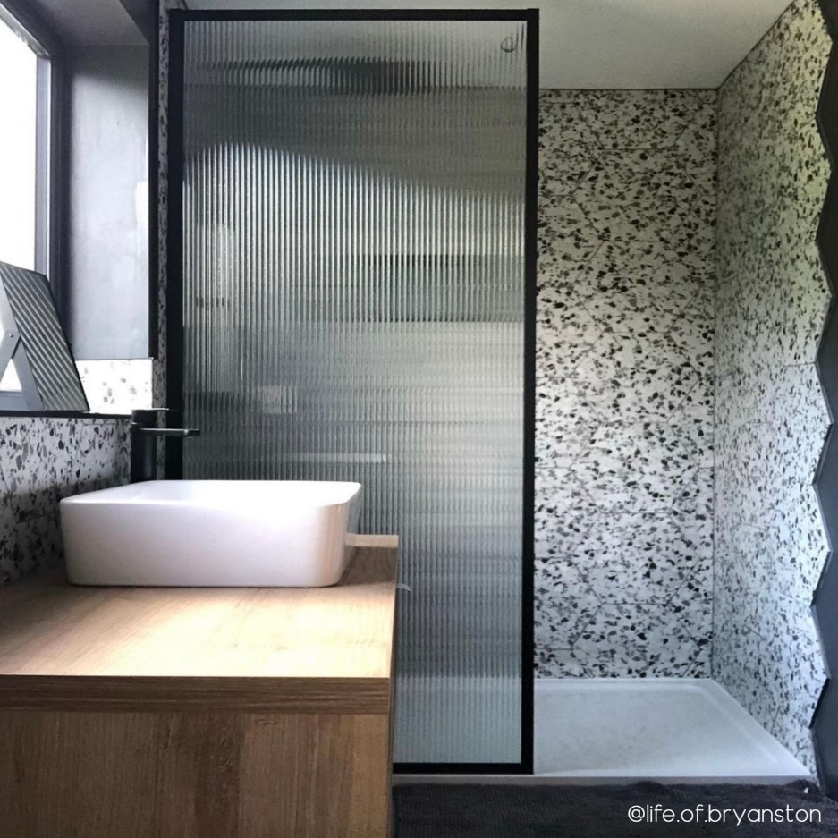 1000 Black Fluted Glass Wet Room Screen with Return Panel Volan