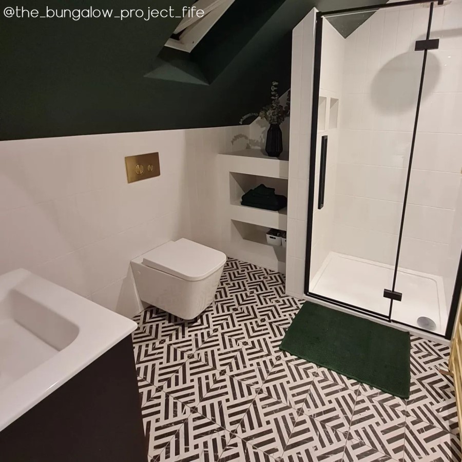 Wall Hung Toilet with Soft Close Seat - Evan