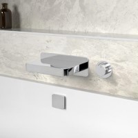 Grade A1 - Chrome Wall Mounted Bath Mixer Tap with Valve - Zanda Grade A1 - Chrome Wall Mounted Bath Mixer Tap with Valve - Zanda