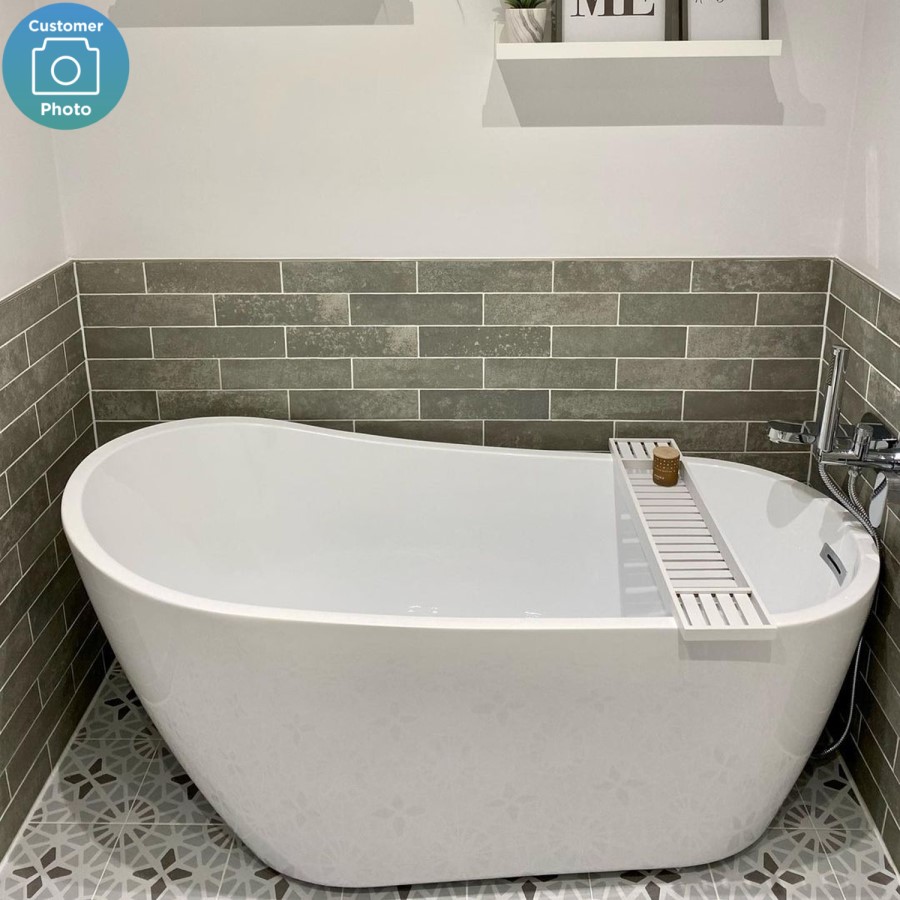 GRADE A2 - Freestanding Single Ended Slipper Bath 1520 x 710mm - Design