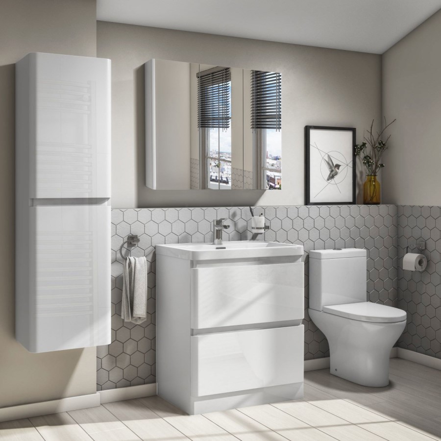 GRADE A2 - 800mm Wall Hung 3 Door Mirrored Bathroom Cabinet White Gloss - Portland
