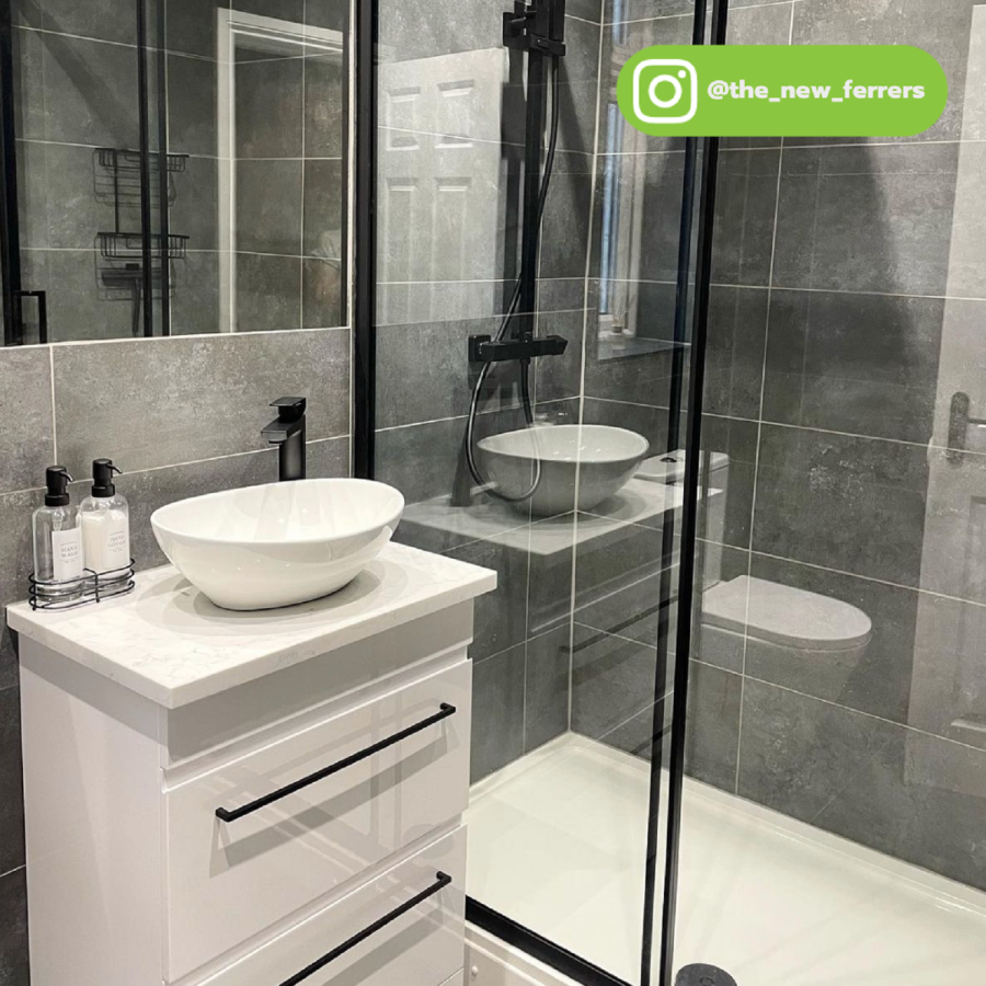 GRADE A2 - Black 1000mm Sliding Shower Door 8mm Glass - Pavo
