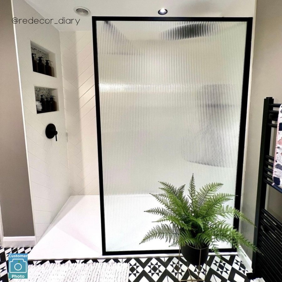 800mm Black Fluted Glass Wet Room Shower Screen - Volan