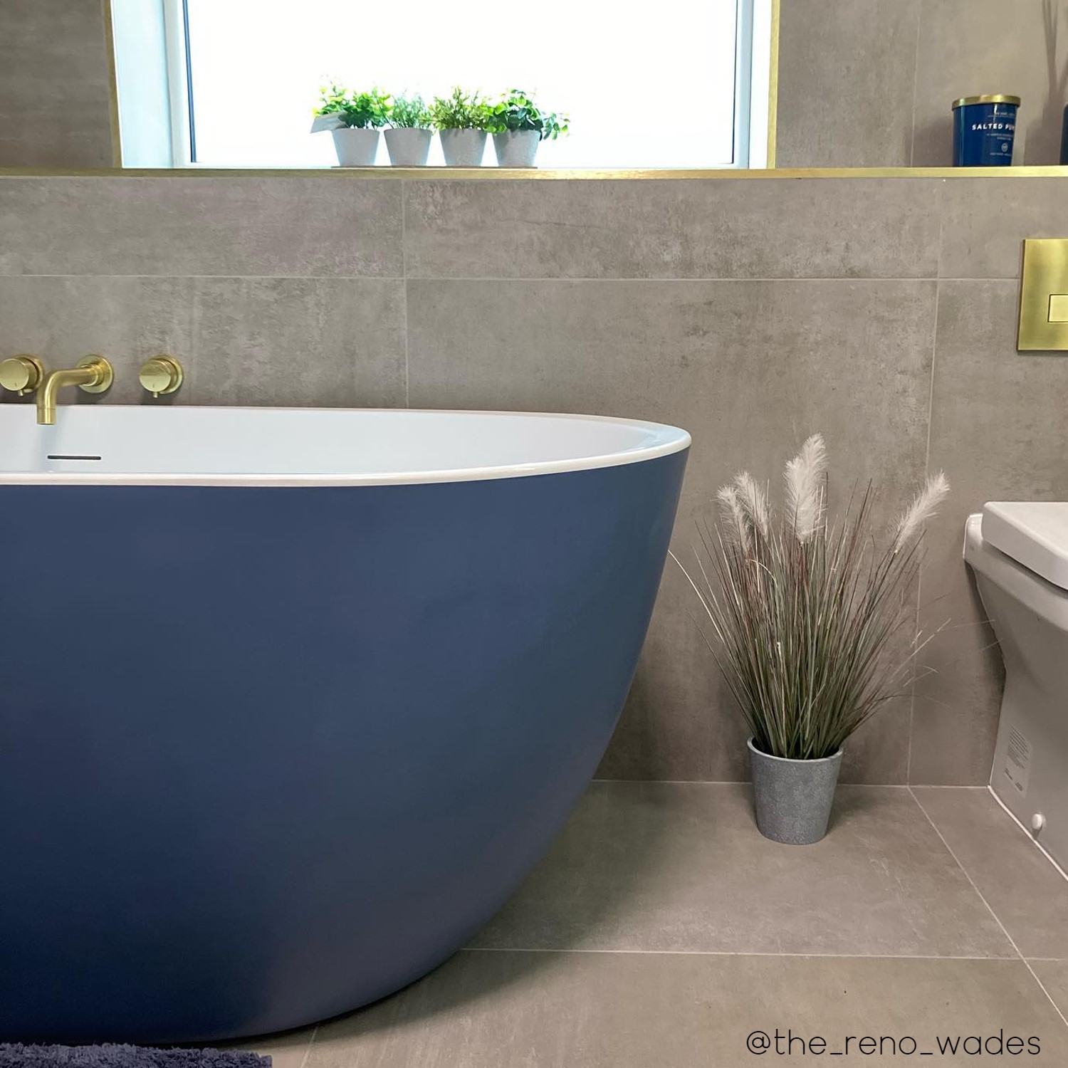 Blue bathtub sales