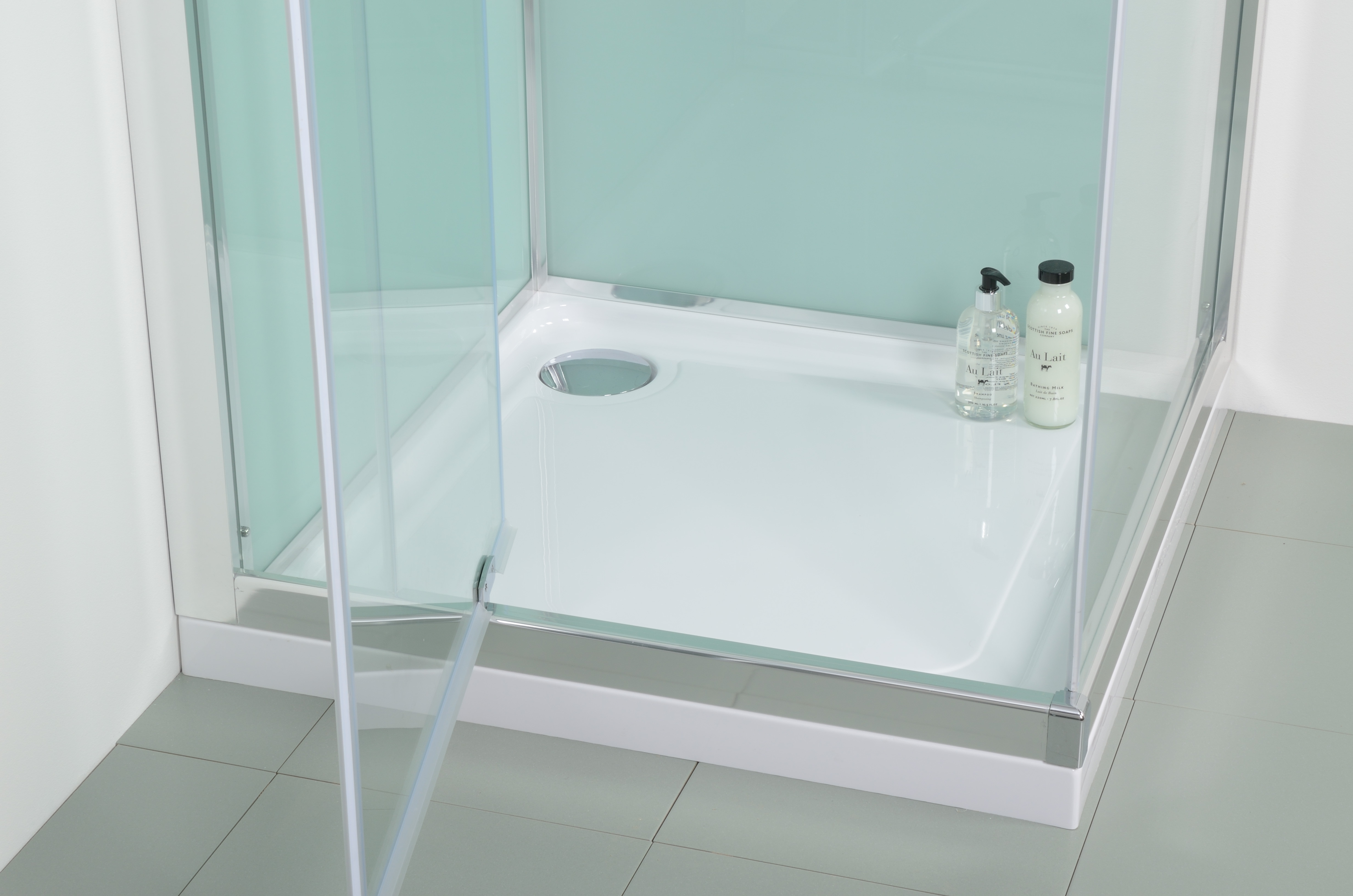 800 x 800 Quatro Shower Cabin with Aqua White Back Panels